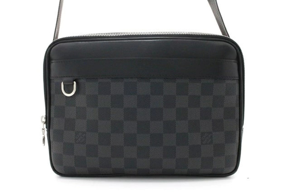LOUIS VUITTON Trocadero Messenger Shoulder Bag Damier Graphite Black